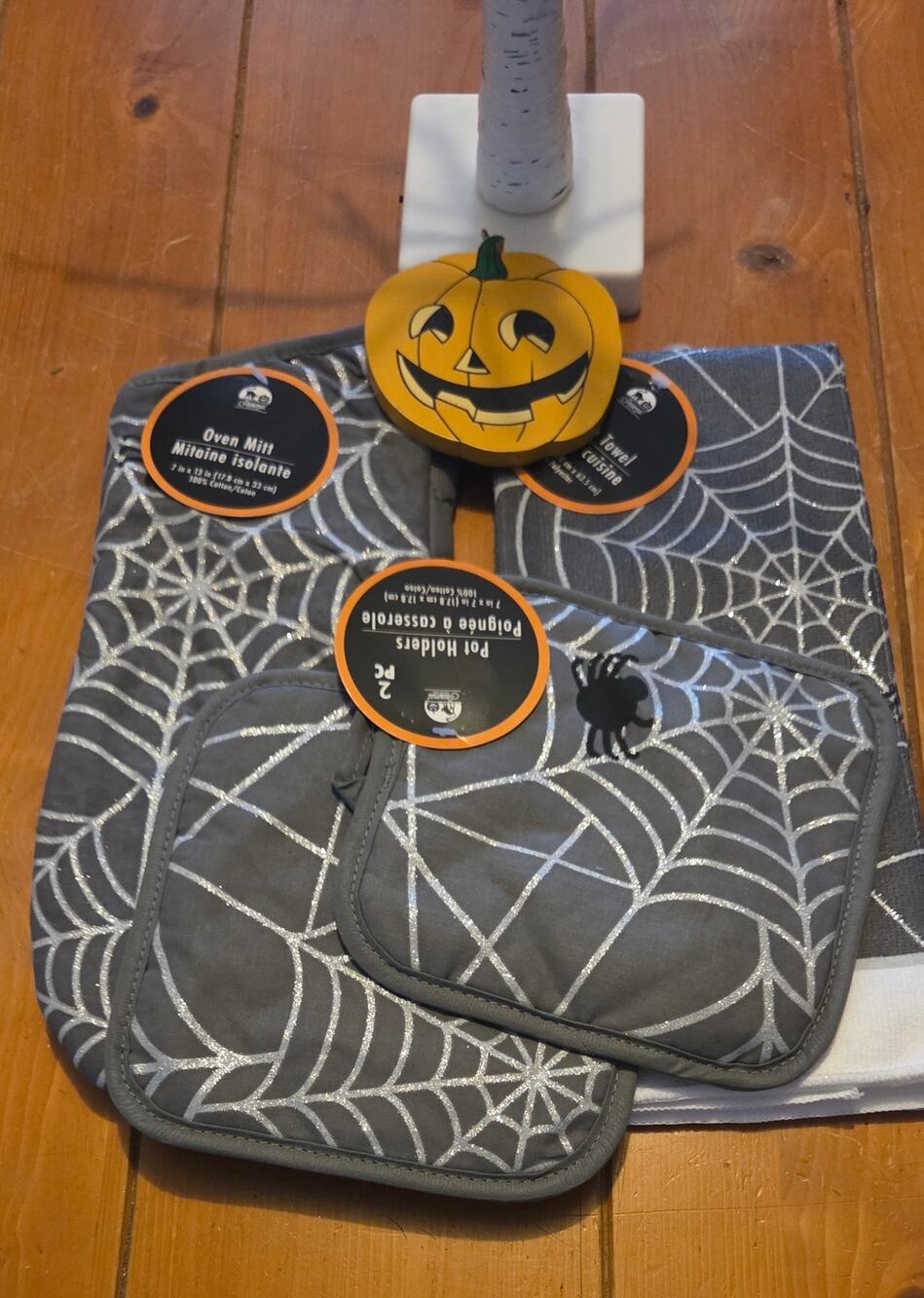 Halloween Spiderweb Set (Towel, Mitt, and Pot Holders)